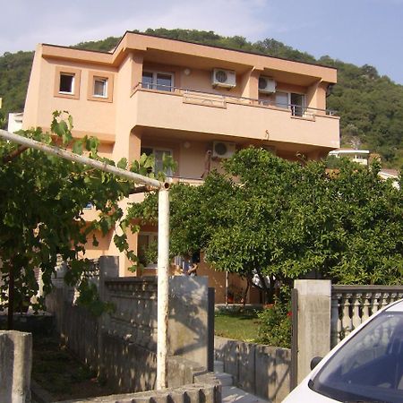 Guesthouse Lautasevic Petrovac Exterior foto
