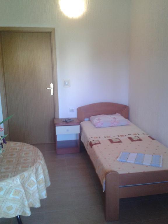Guesthouse Lautasevic Petrovac Exterior foto