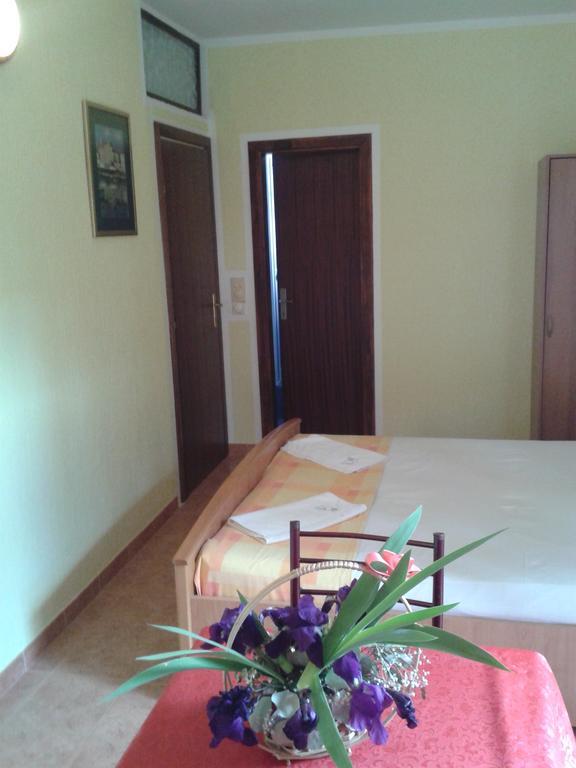 Guesthouse Lautasevic Petrovac Exterior foto