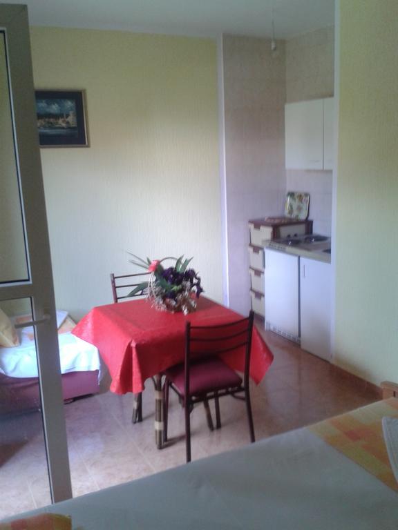 Guesthouse Lautasevic Petrovac Exterior foto