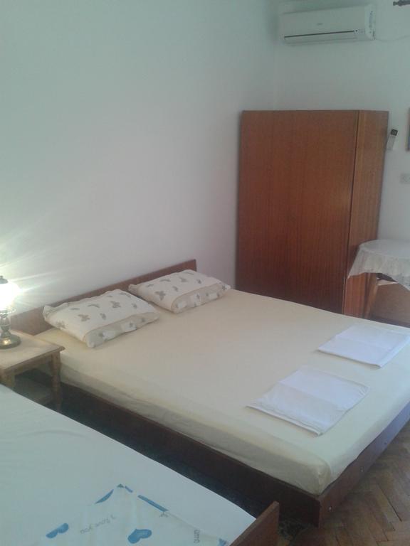 Guesthouse Lautasevic Petrovac Exterior foto